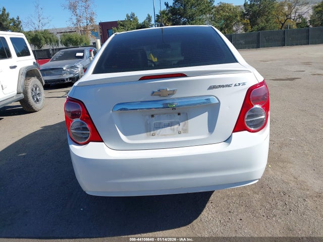 1G1JE5SHXE4120564 Chevrolet Sonic Ltz Auto
