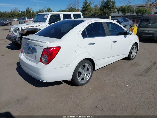 1G1JE5SHXE4120564 Chevrolet Sonic Ltz Auto