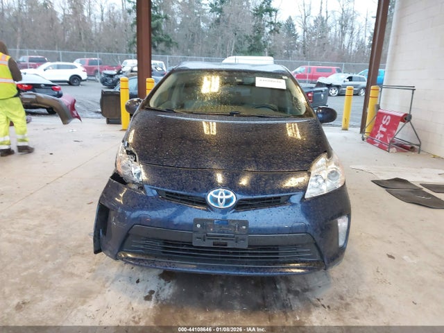 JTDKN3DU1F1906668 Toyota Prius Four