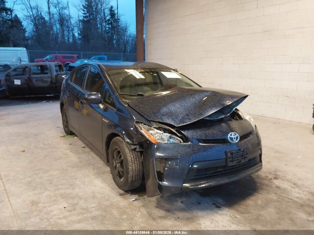 JTDKN3DU1F1906668 Toyota Prius Four