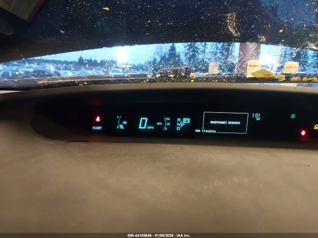 JTDKN3DU1F1906668 Toyota Prius Four
