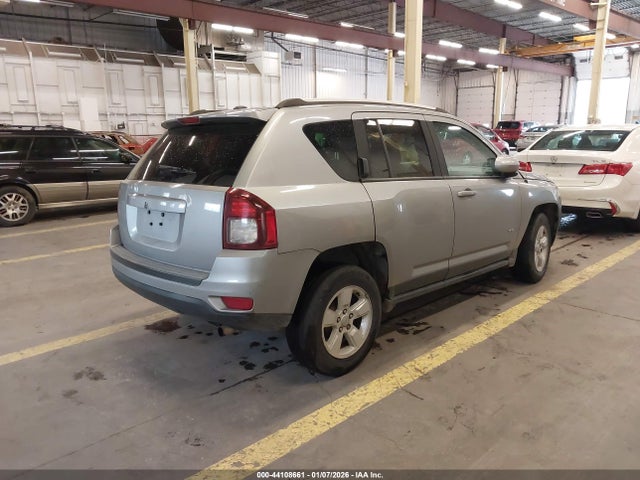 1C4NJCEA5GD742337 Jeep Compass Latitude