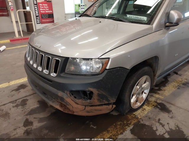 1C4NJCEA5GD742337 Jeep Compass Latitude