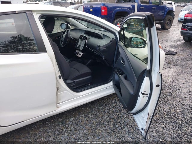 JTDKARFU2G3510007 Toyota Prius Two Eco