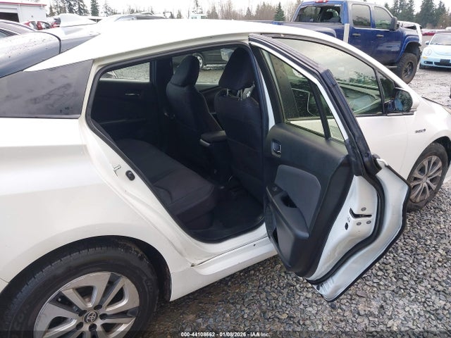 JTDKARFU2G3510007 Toyota Prius Two Eco