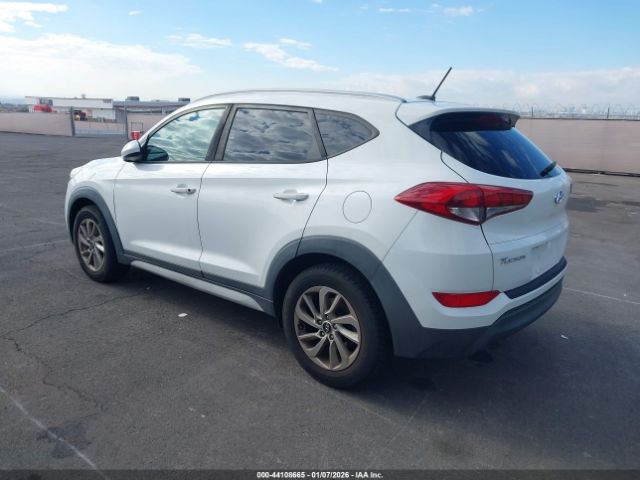 2017 HYUNDAI TUCSON KM8J33A49HU484636 Photo 2