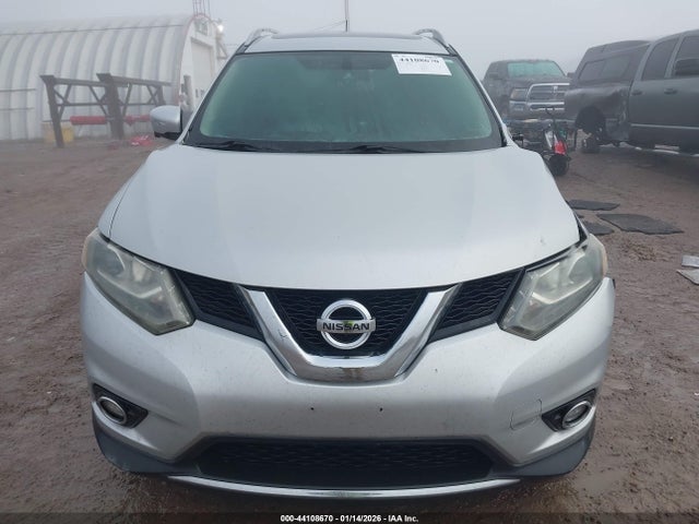 44108670 :رقم المزاد ، 5N1AT2MT3FC900440 vin ، 2015 Nissan Rogue Sl مزاد بيع