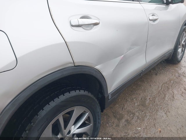 44108670 :رقم المزاد ، 5N1AT2MT3FC900440 vin ، 2015 Nissan Rogue Sl مزاد بيع
