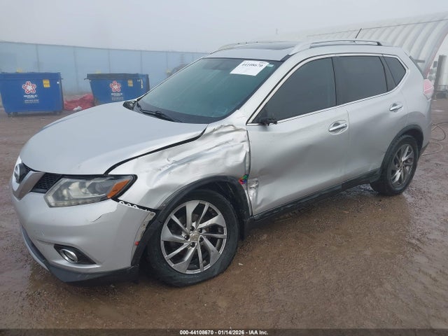 44108670 :رقم المزاد ، 5N1AT2MT3FC900440 vin ، 2015 Nissan Rogue Sl مزاد بيع
