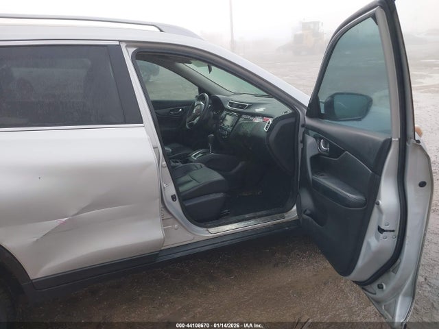 44108670 :رقم المزاد ، 5N1AT2MT3FC900440 vin ، 2015 Nissan Rogue Sl مزاد بيع