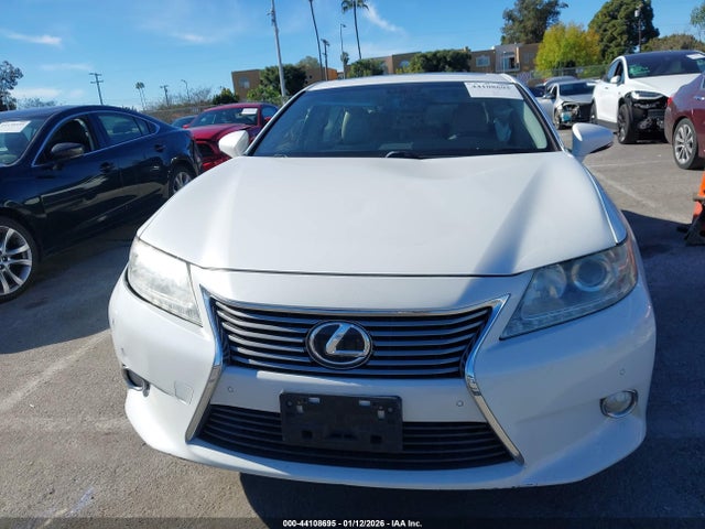 44108695 :رقم المزاد ، JTHBK1GG0D2002853 vin ، 2013 Lexus Es 350 مزاد بيع