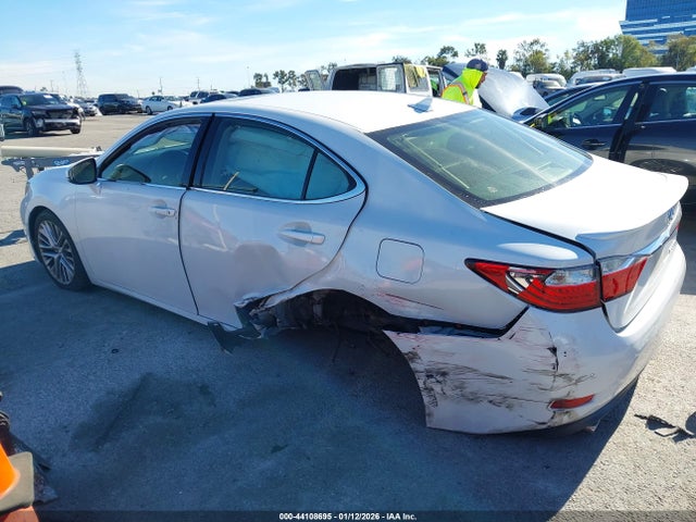 44108695 :رقم المزاد ، JTHBK1GG0D2002853 vin ، 2013 Lexus Es 350 مزاد بيع