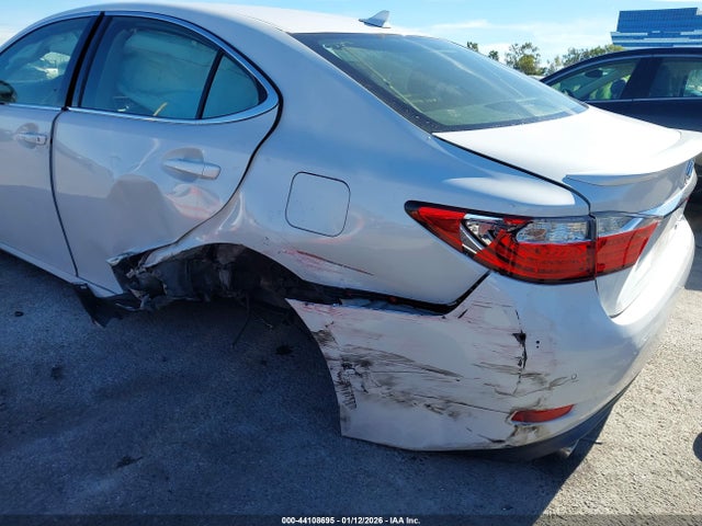44108695 :رقم المزاد ، JTHBK1GG0D2002853 vin ، 2013 Lexus Es 350 مزاد بيع