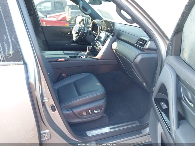 Продаж на аукціоні авто 2023 Lexus Lx 600 Luxury, vin: JTJGB7CX6P4031389, номер лоту: 44108727