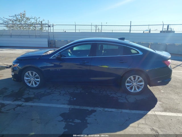 1G1ZD5ST7NF160728 Chevrolet Malibu Fwd Lt