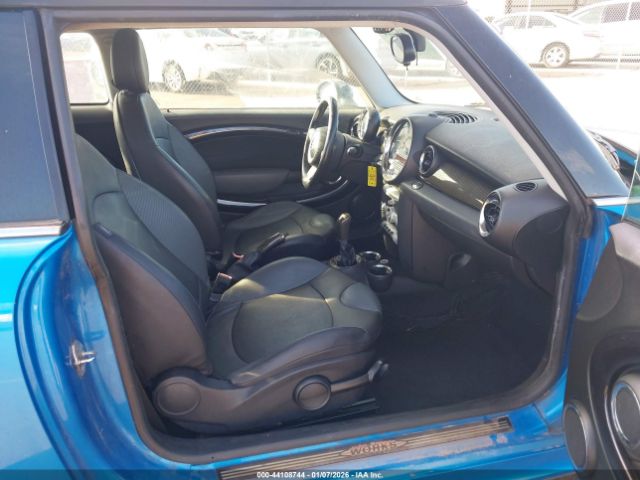 2008 MINI COOPER S WMWMF73518TT86953 Photo 4