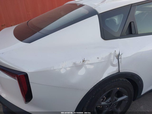 3KPFT4DE1SE020315 KIA K4 Lxs