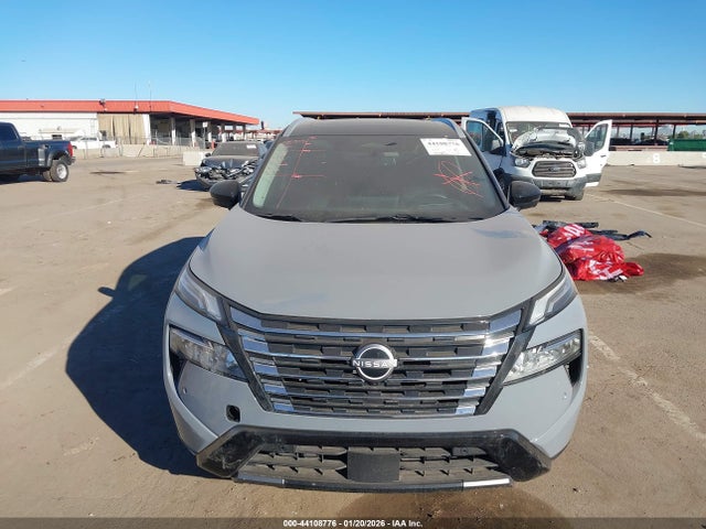 JN8BT3DC3SW380686 Nissan Rogue Platinum Fwd