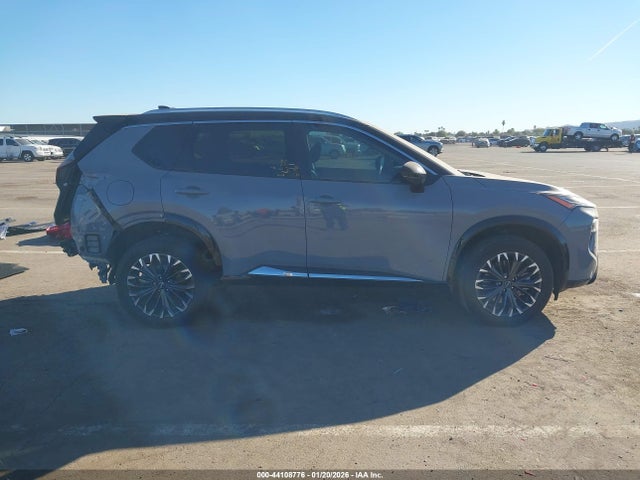 JN8BT3DC3SW380686 Nissan Rogue Platinum Fwd