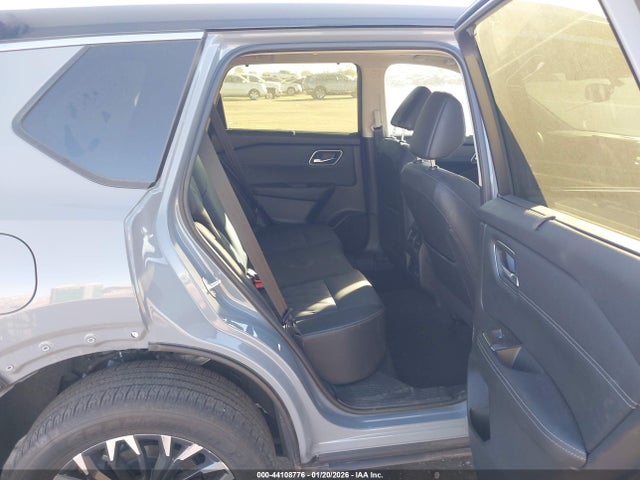JN8BT3DC3SW380686 Nissan Rogue Platinum Fwd