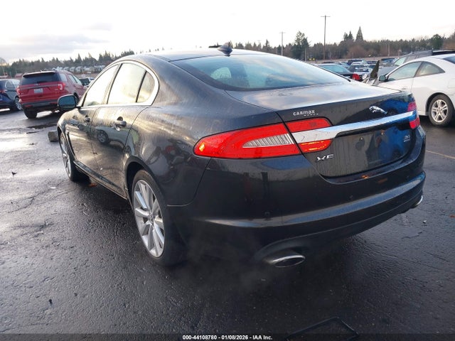2013 JAGUAR XF SAJWJ0EF7D8S88550 Photo 2