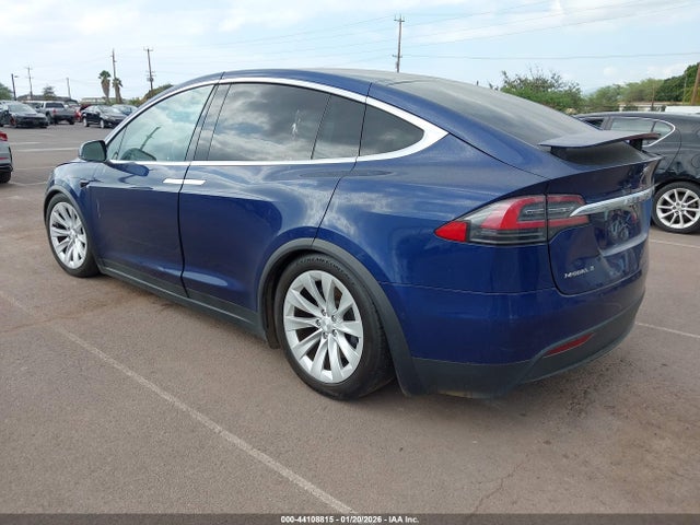 2016 TESLA MODEL X 5YJXCBE2XGF023826 Photo 2