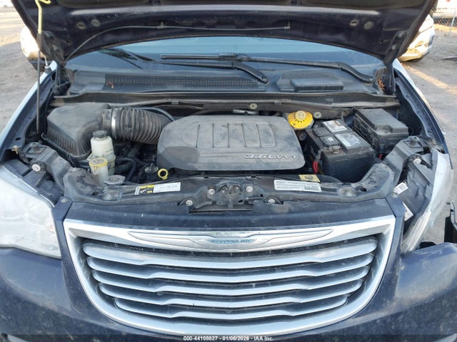 2014 Chrysler Town & Country Touring მანქანა იყიდება აუქციონზე, vin: 2C4RC1BG1ER448985, აუქციონის ნომერი: 44108827