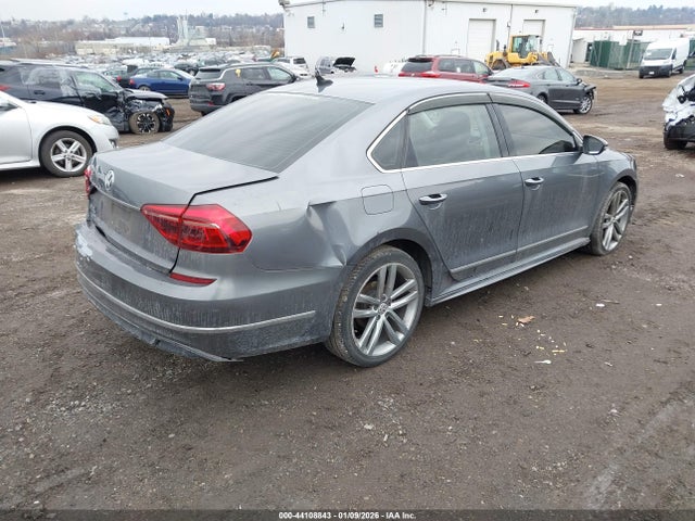 1VWDT7A33HC071419 Volkswagen Passat 1.8t R-line