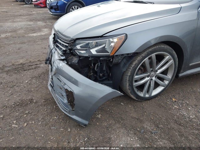 1VWDT7A33HC071419 Volkswagen Passat 1.8t R-line