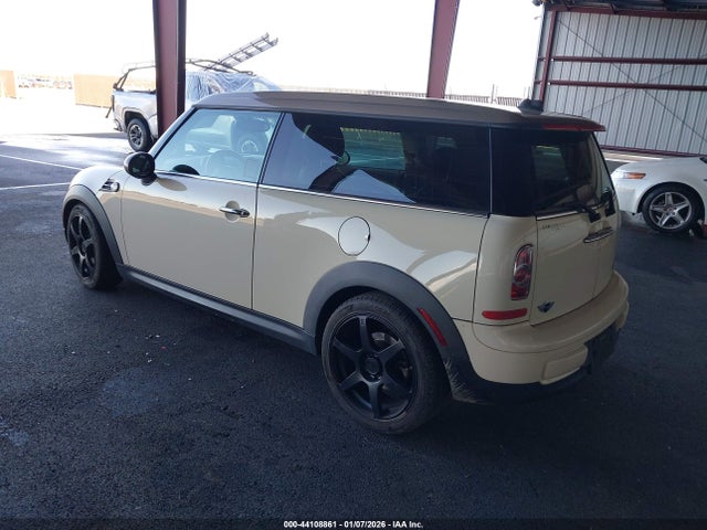 2014 MINI CLUBMAN WMWZF3C55ET492283 Photo 2