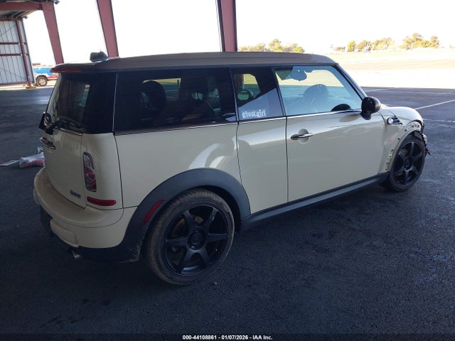 2014 MINI CLUBMAN WMWZF3C55ET492283 Photo 3