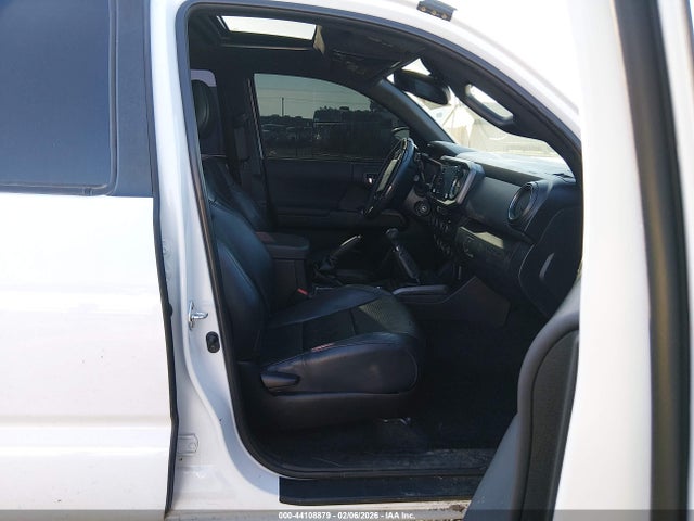 3TYCZ5AN8NT070767 Toyota Tacoma Trd Off Road