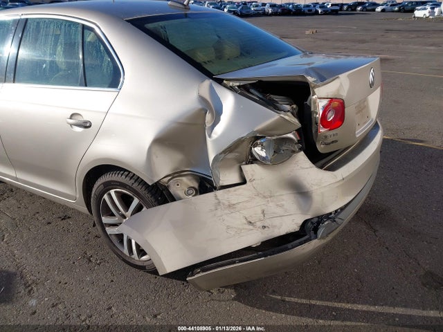 2006 Volkswagen Jetta Tdi მანქანა იყიდება აუქციონზე, vin: 3VWDT71K66M813640, აუქციონის ნომერი: 44108905