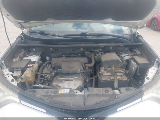 Toyota Rav4 Xle 2017 JTMWFREV9HD104623 Image 10