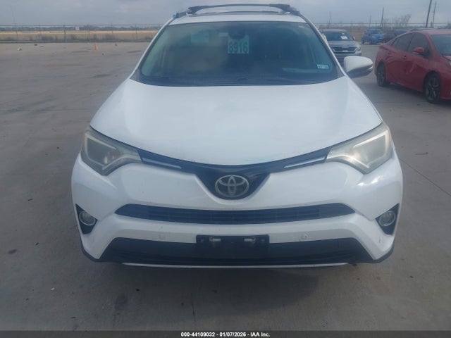 Toyota Rav4 Xle 2017 JTMWFREV9HD104623 Image 12