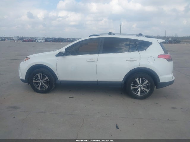 Toyota Rav4 Xle 2017 JTMWFREV9HD104623 Image 14