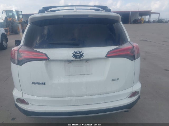 Toyota Rav4 Xle 2017 JTMWFREV9HD104623 Image 16