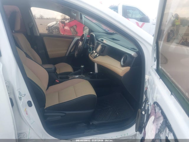Toyota Rav4 Xle 2017 JTMWFREV9HD104623 Image 5