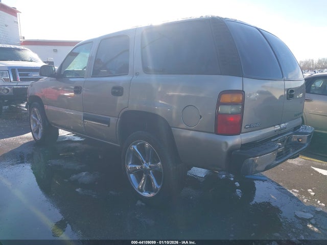 2001 CHEVROLET TAHOE 1GNEC13T41J194558 Photo 2