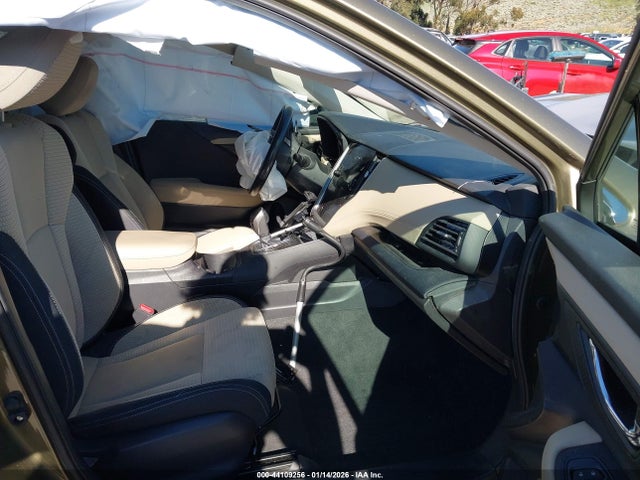 4S4BTAFC5P3185738 Subaru Outback Premium