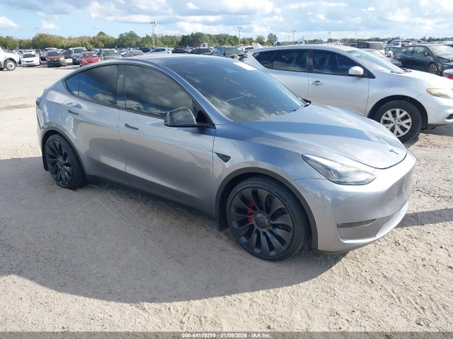2024 TESLA MODEL Y 7SAYGDEF7RA295955 Photo 0