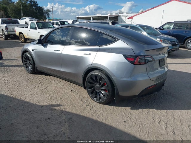 2024 TESLA MODEL Y 7SAYGDEF7RA295955 Photo 2