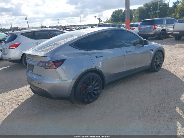 2024 TESLA MODEL Y 7SAYGDEF7RA295955 Photo 3