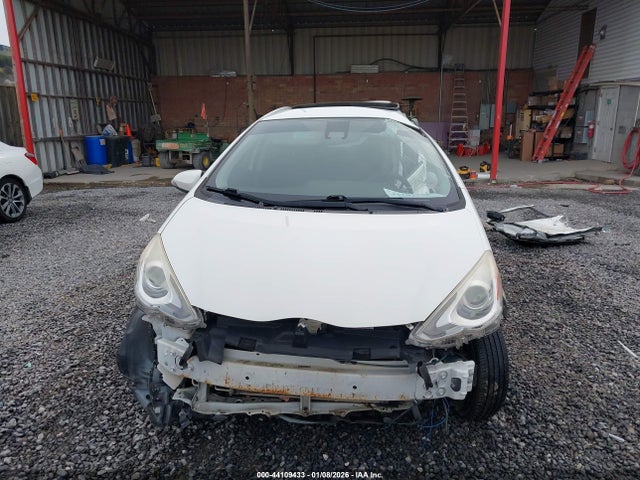 44109433 :رقم المزاد ، JTDKDTB30H1594388 vin ، 2017 Toyota Prius C Three مزاد بيع
