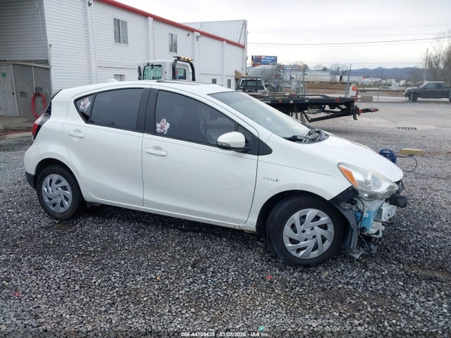 44109433 :رقم المزاد ، JTDKDTB30H1594388 vin ، 2017 Toyota Prius C Three مزاد بيع
