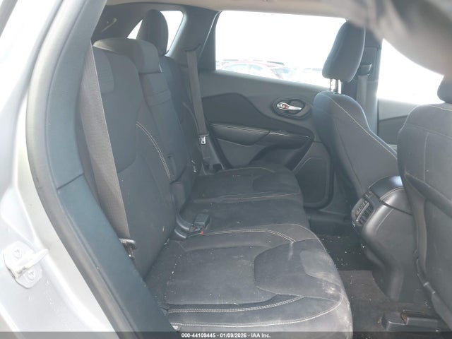 44109445 :رقم المزاد ، 1C4PJMCB6FW523609 vin ، 2015 Jeep Cherokee Latitude مزاد بيع