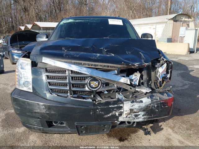 Продаж на аукціоні авто 2012 Cadillac Escalade Esv Luxury, vin: 1GYS4HEF6CR233321, номер лоту: 44109456