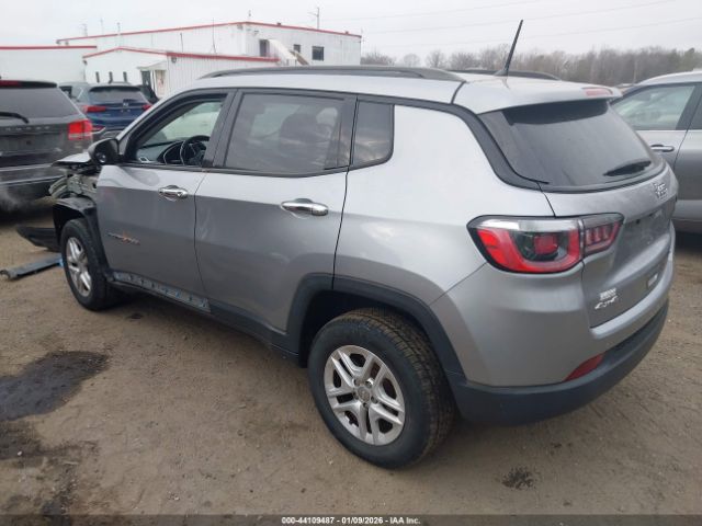 2018 JEEP COMPASS 3C4NJDAB9JT284050 Photo 2