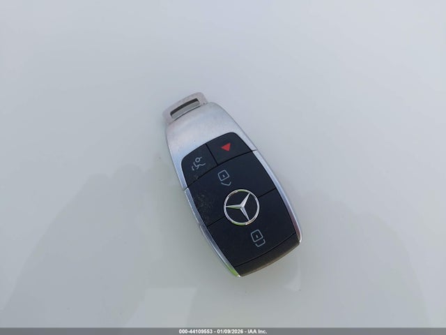 44109553 :رقم المزاد ، W1N0G8EB6NV394840 vin ، 2022 Mercedes-benz Glc 300 4matic Suv مزاد بيع