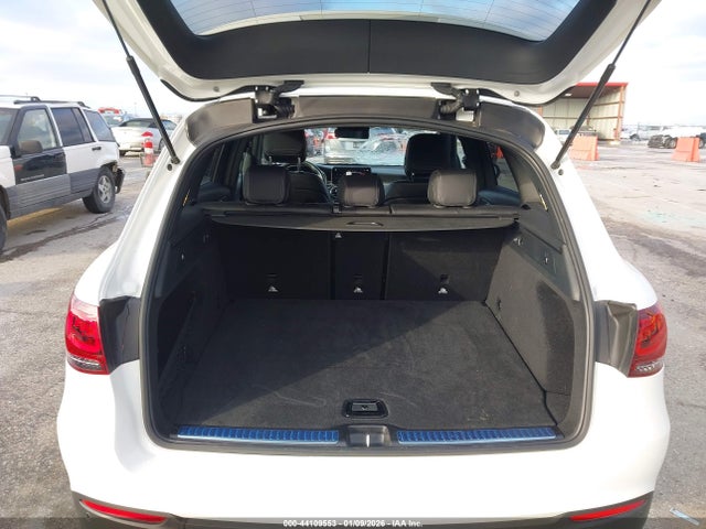 44109553 :رقم المزاد ، W1N0G8EB6NV394840 vin ، 2022 Mercedes-benz Glc 300 4matic Suv مزاد بيع